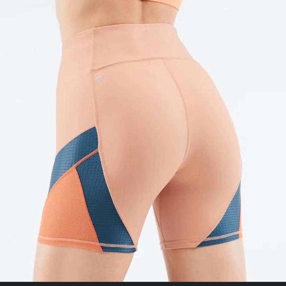FABLETICS Peach and Blue High-Waisted Bike Shorts.
Motion 365